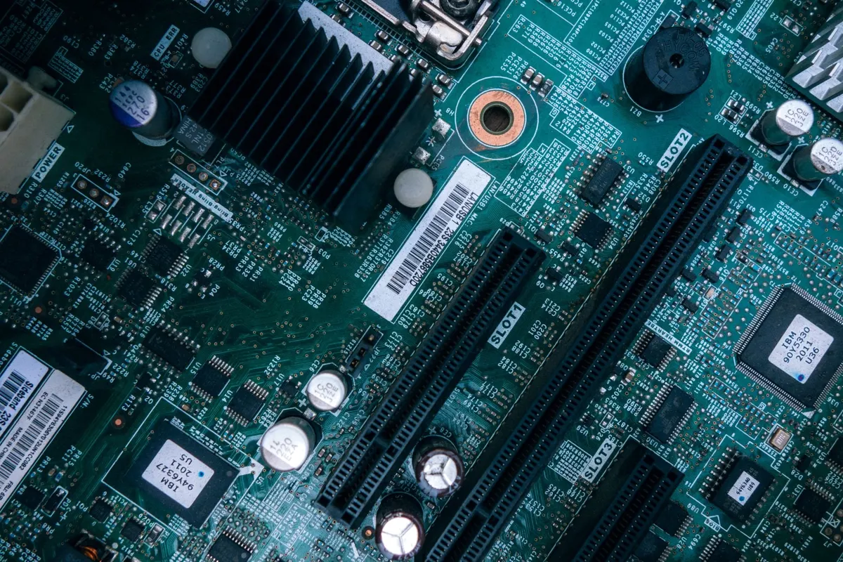 Placa-mãe de computador vista de perto